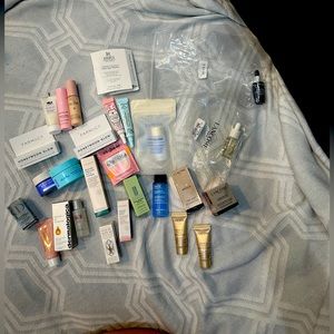 Deluxe lot of samples laneige, Lancôme, Dior, Farmacy, and more